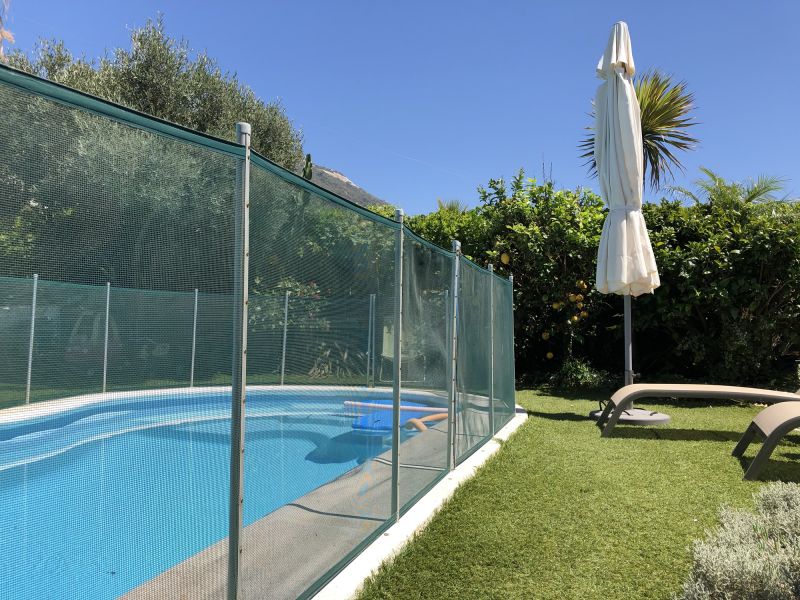 Removable Mesh Fence Around Pool
